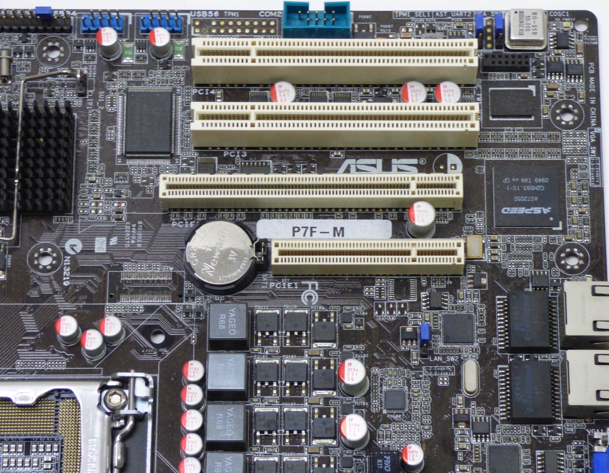 asus p7f-m pcie slots