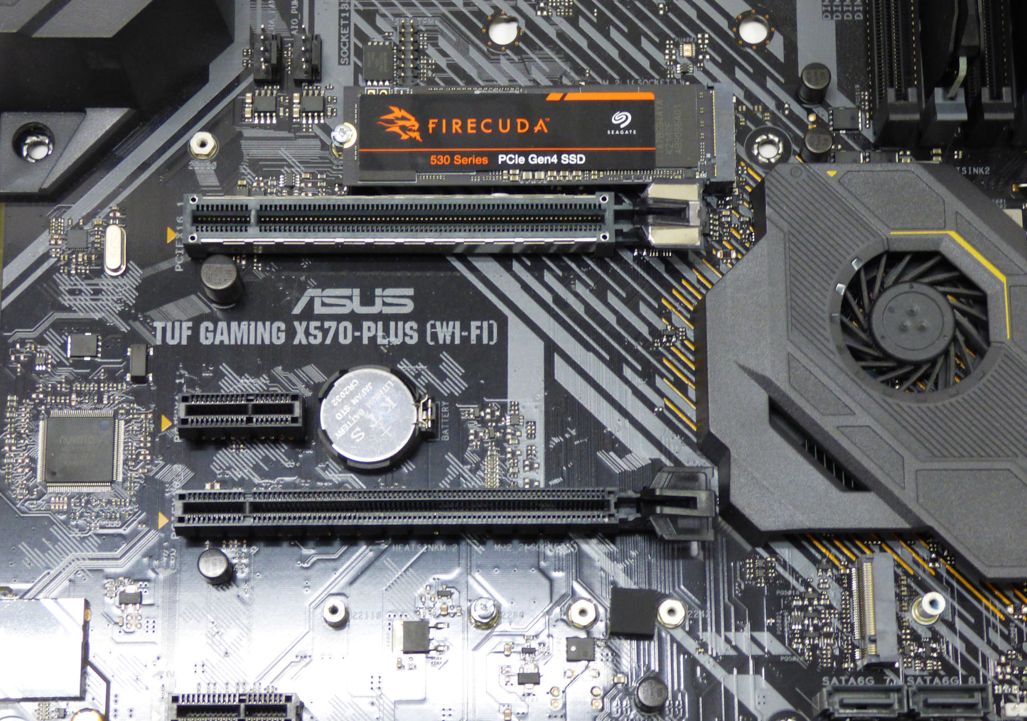 asus tuf gaming x570-plus wifi pcie slots and nvme card