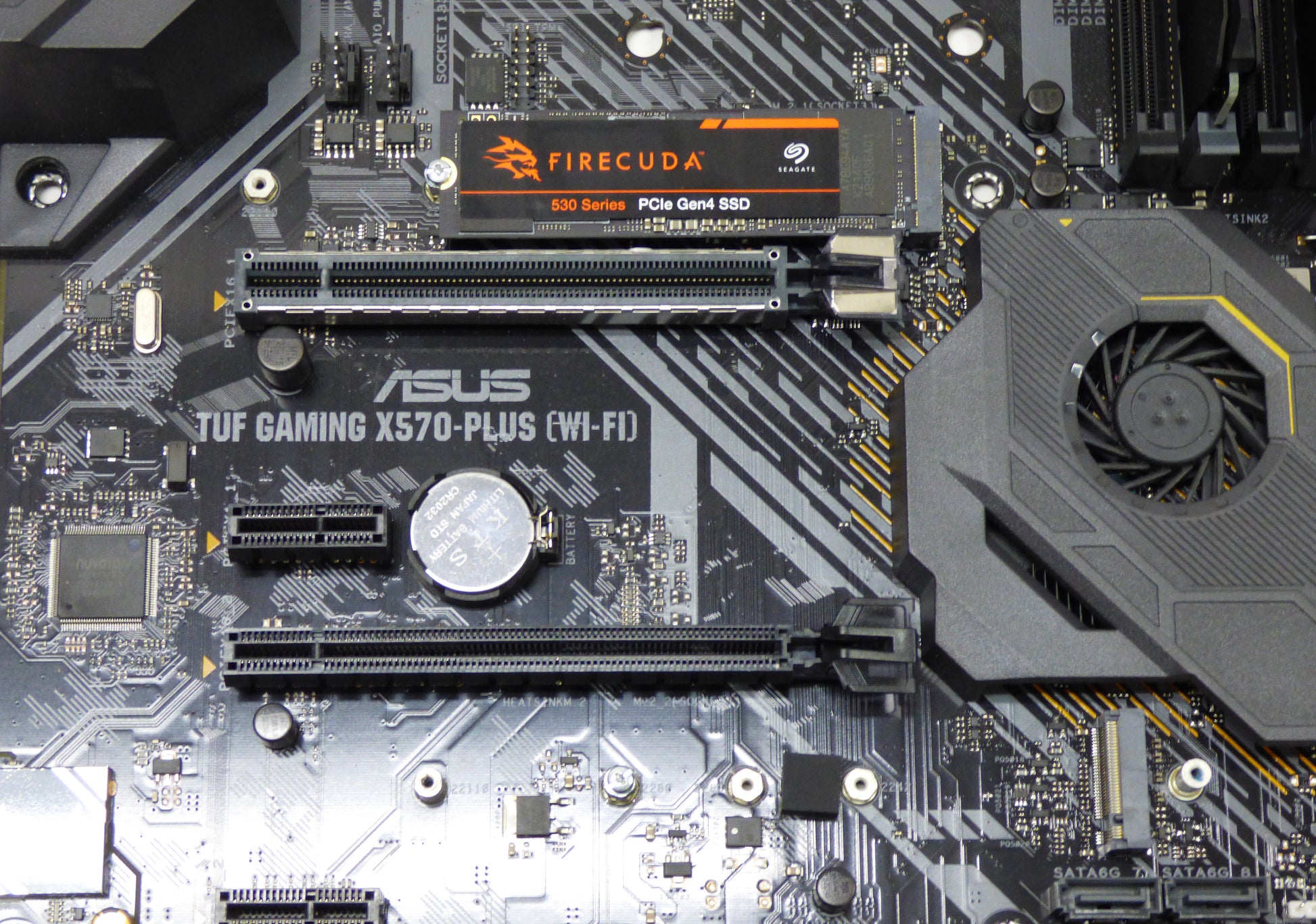 asus tuf gaming x570-plus wifi pcie slots and nvme card