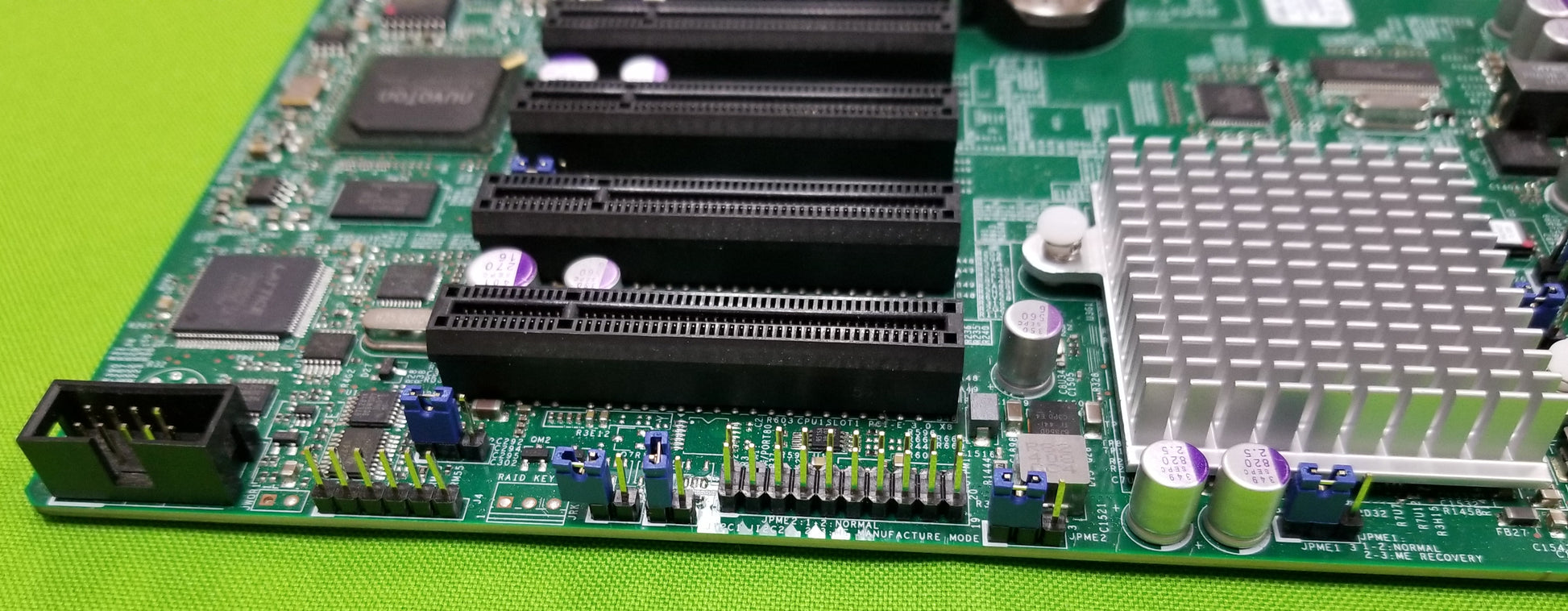 supermicro x9drd-7ln4f-jbod pcie ports and connector pins